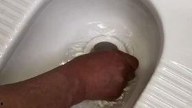 蹲坑的安装方法视频,轻松掌握家居装修技巧